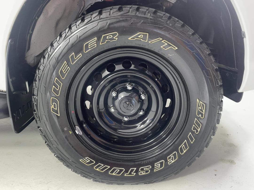 Photo '9' of Toyota Hilux