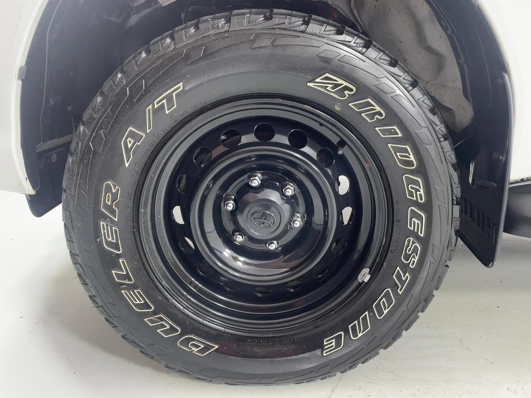 Photo '10' of Toyota Hilux