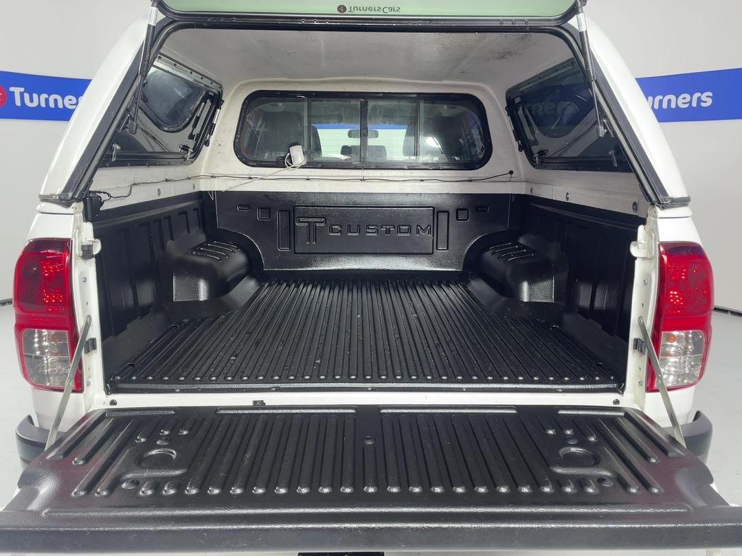 Photo '14' of Toyota Hilux