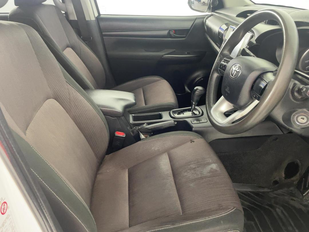 Photo '16' of Toyota Hilux