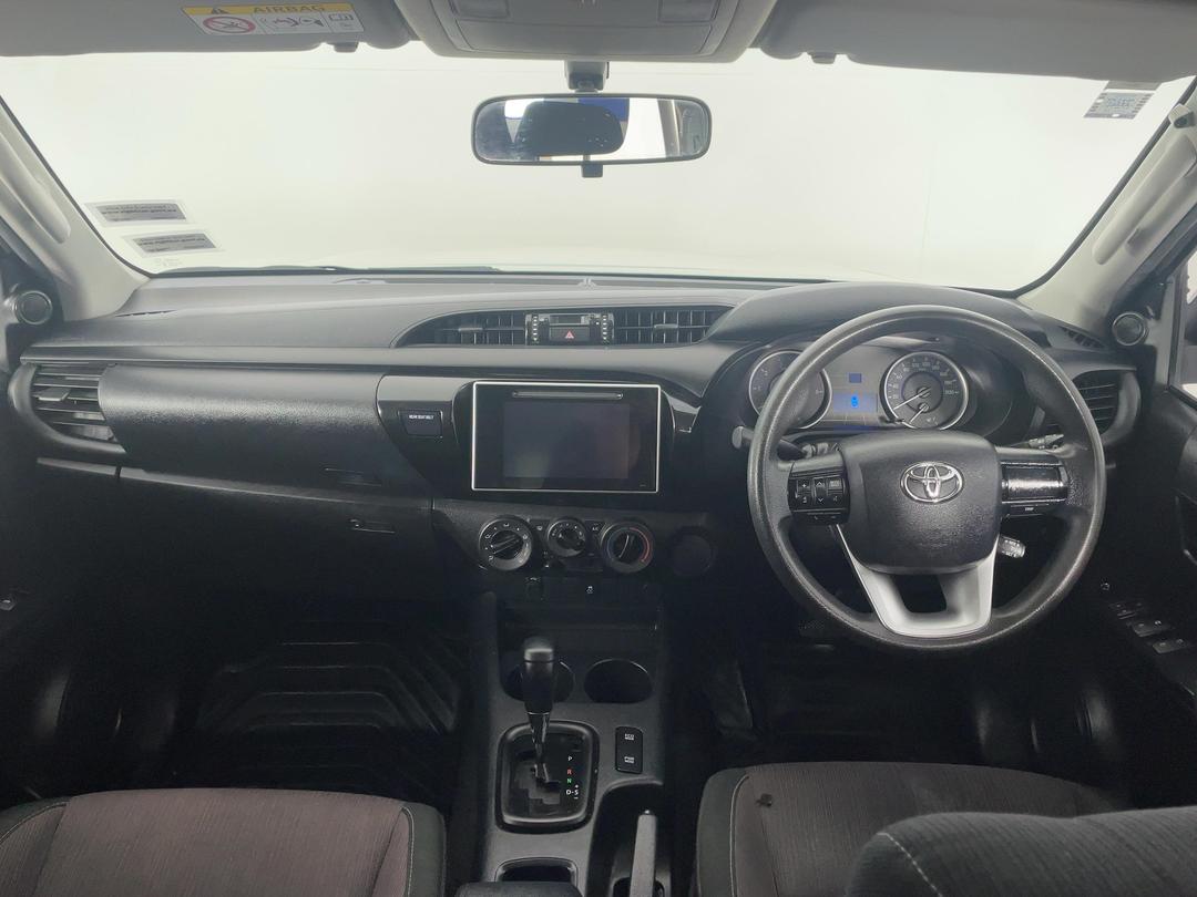 Photo '17' of Toyota Hilux