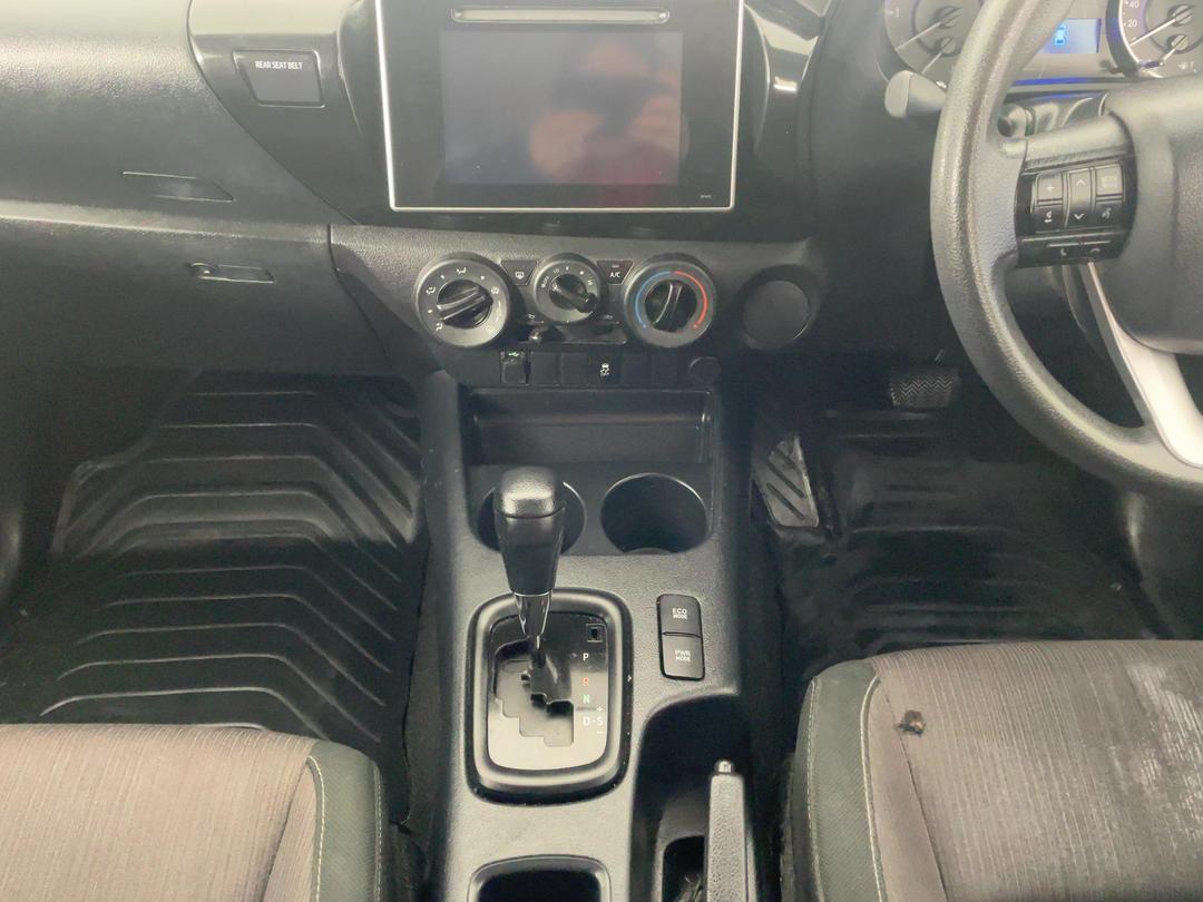 Photo '18' of Toyota Hilux