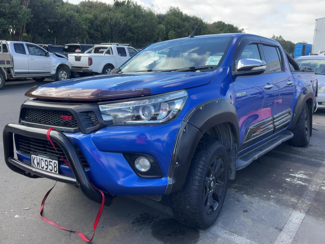 Photo '2' of Toyota Hilux SR5 TD DC