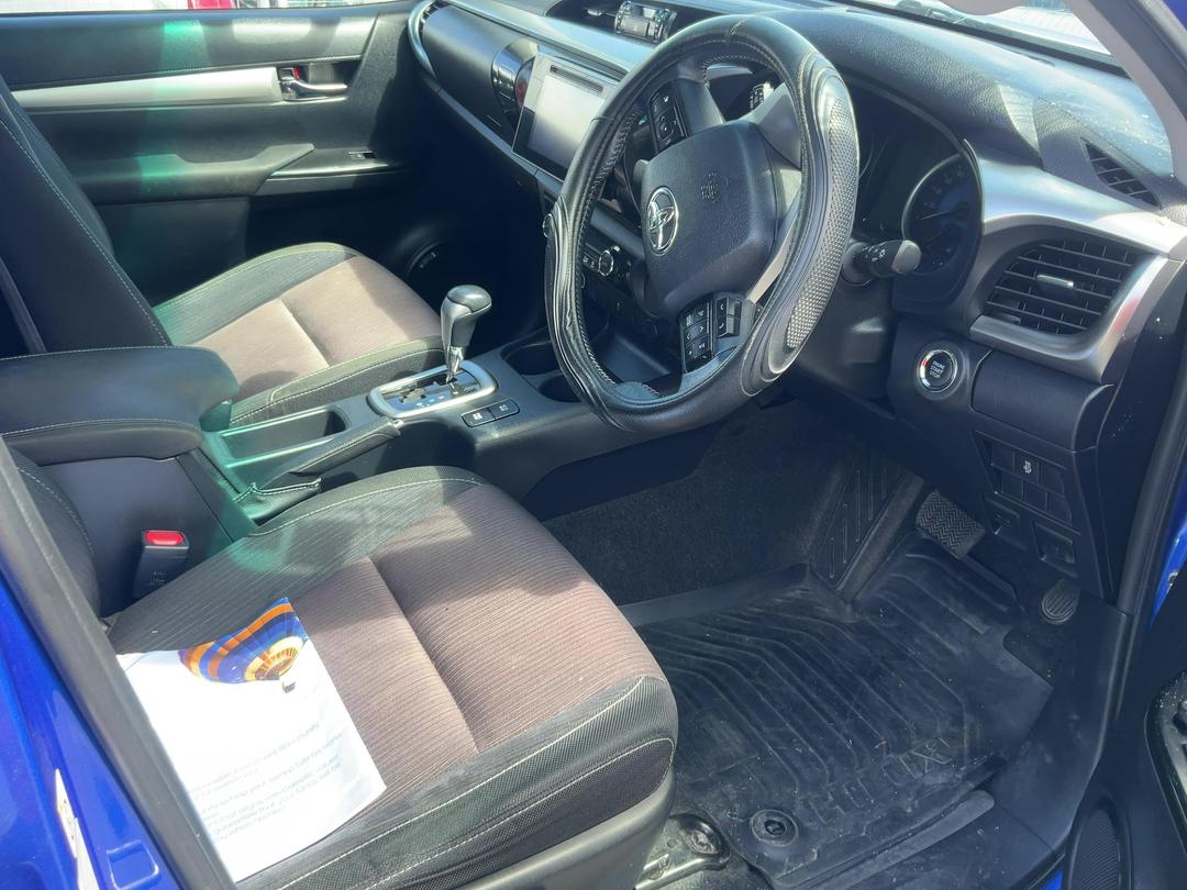Photo '12' of Toyota Hilux SR5 TD DC