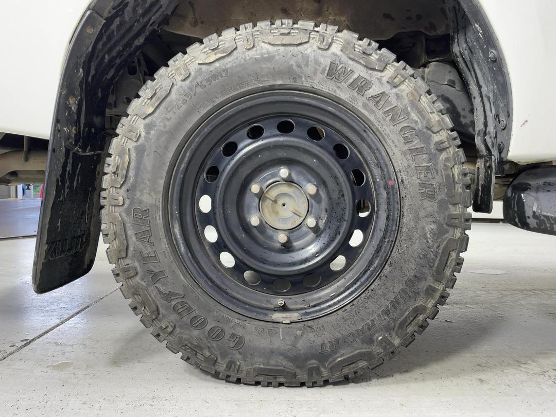Photo '12' of Toyota Hilux