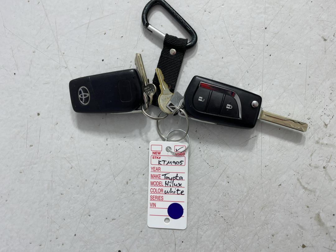 Photo '22' of Toyota Hilux