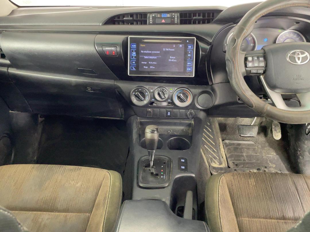 Photo '17' of Toyota Hilux