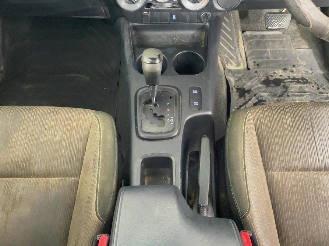 Photo '18' of Toyota Hilux