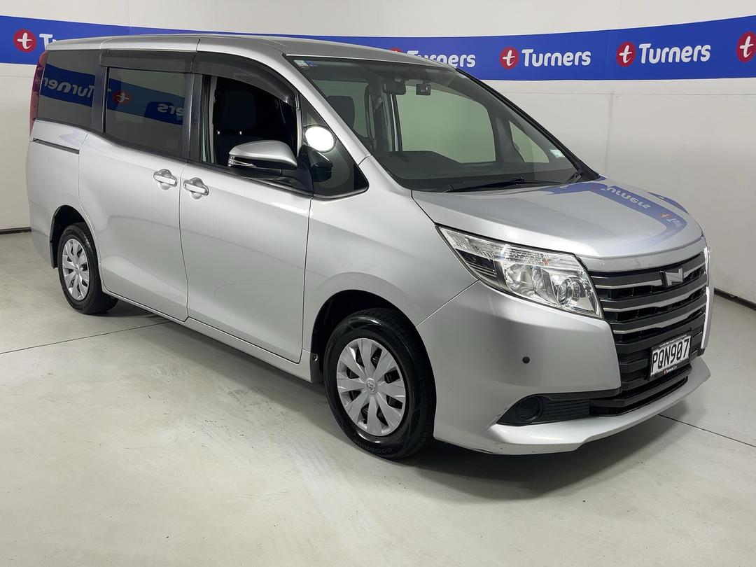 Photo '1' of Toyota Noah