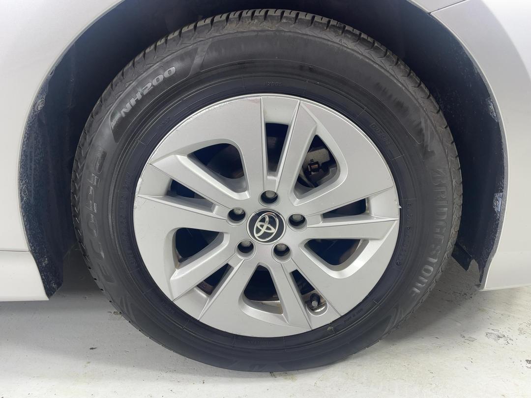 Photo '9' of Toyota Prius