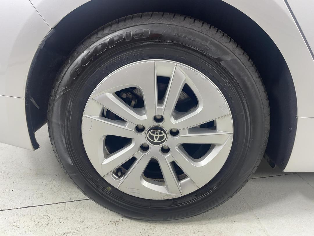 Photo '12' of Toyota Prius