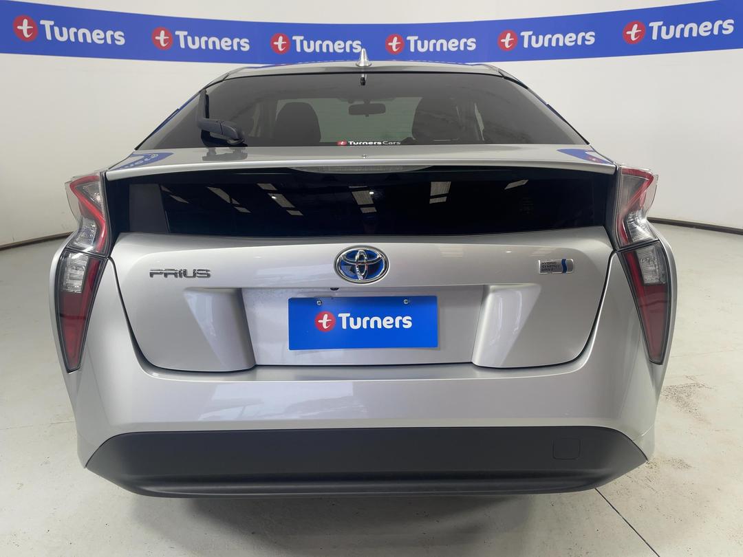 Photo '6' of Toyota Prius