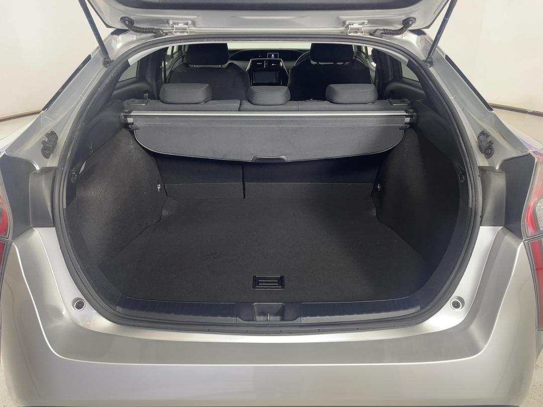 Photo '14' of Toyota Prius
