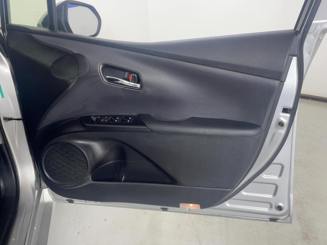 Photo '15' of Toyota Prius