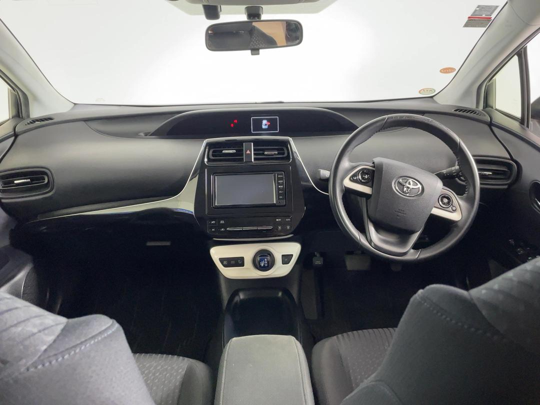 Photo '17' of Toyota Prius