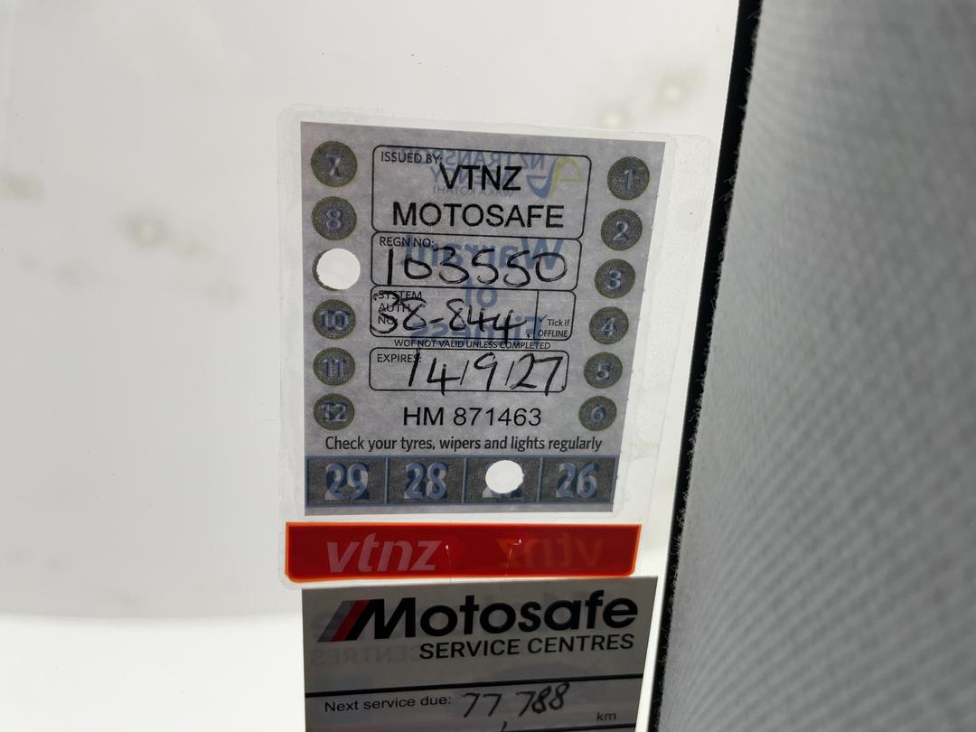 Photo '23' of Toyota Prius