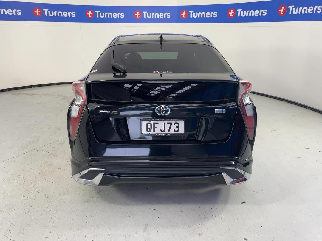 Photo '6' of Toyota Prius