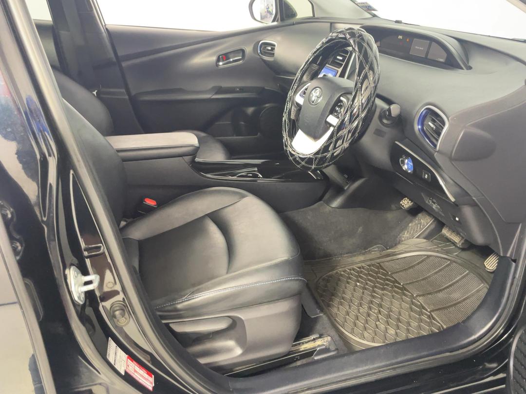 Photo '16' of Toyota Prius