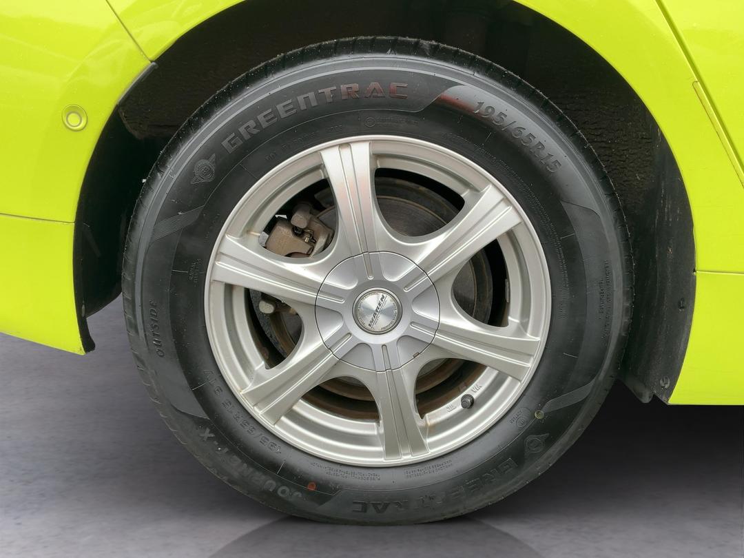 Photo '12' of Toyota Prius