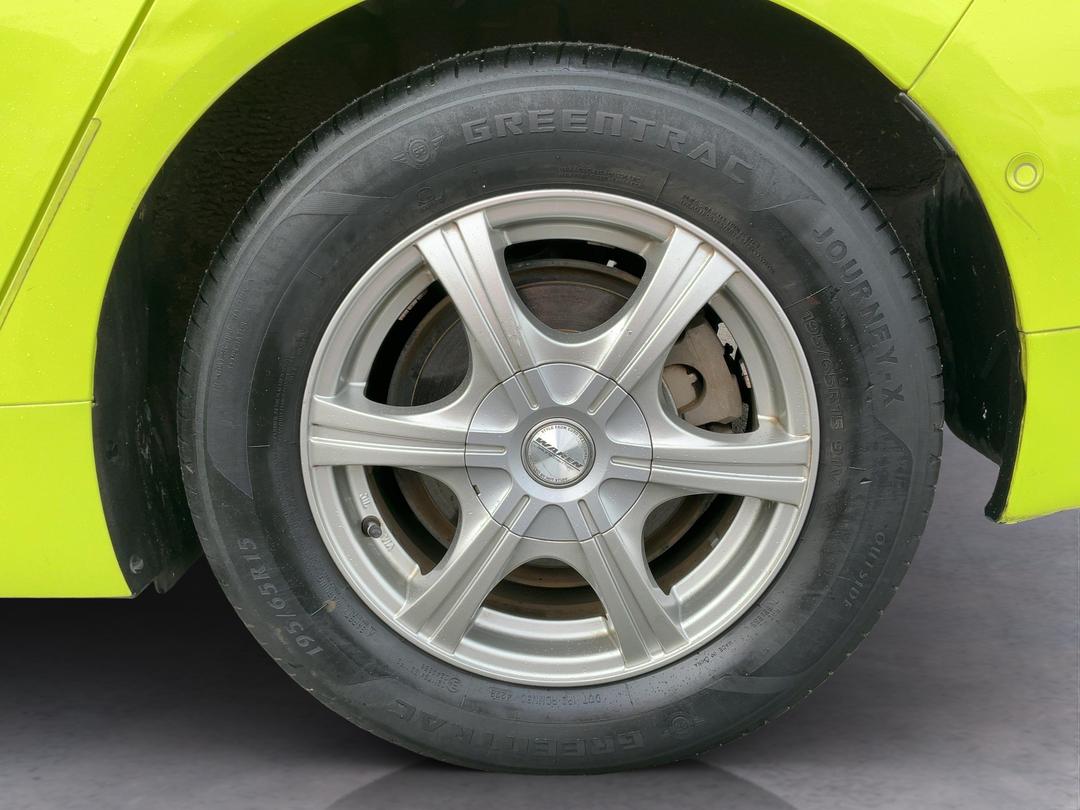 Photo '11' of Toyota Prius