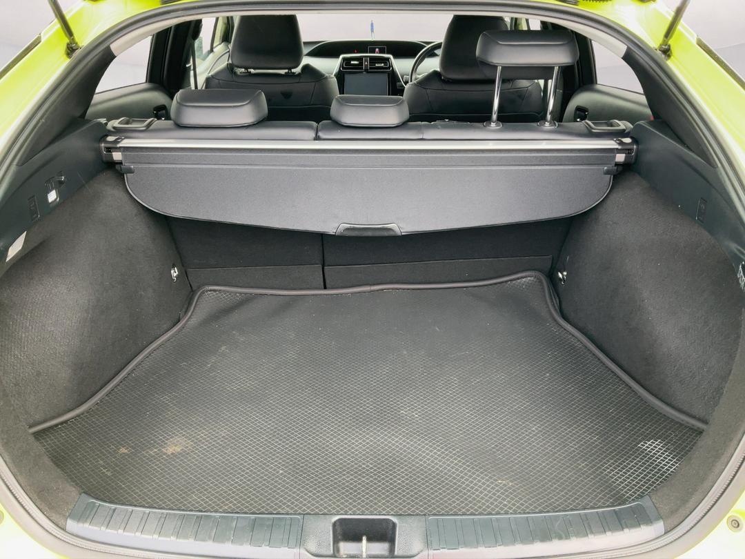 Photo '14' of Toyota Prius