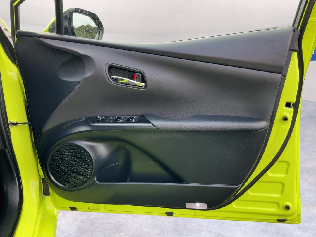 Photo '15' of Toyota Prius