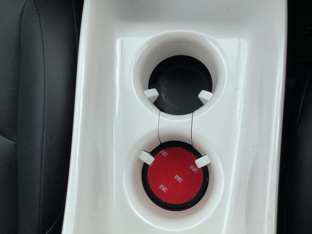 Photo '29' of Toyota Prius