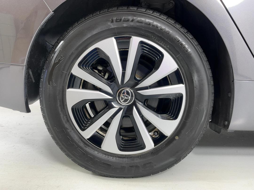 Photo '12' of Toyota Prius