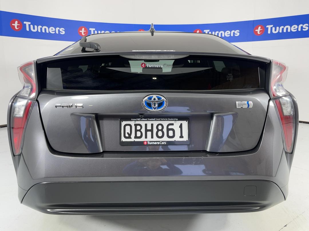 Photo '6' of Toyota Prius