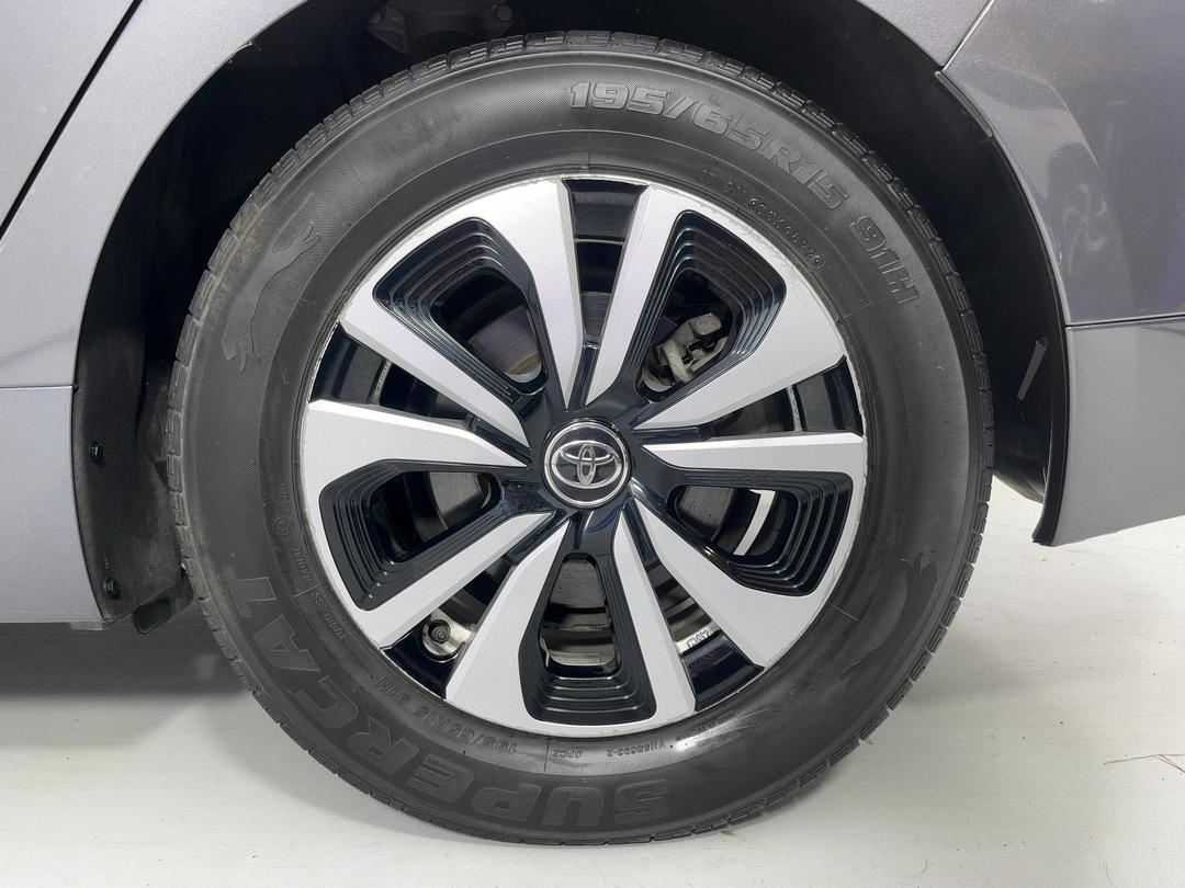 Photo '11' of Toyota Prius