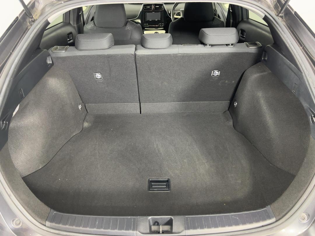 Photo '14' of Toyota Prius