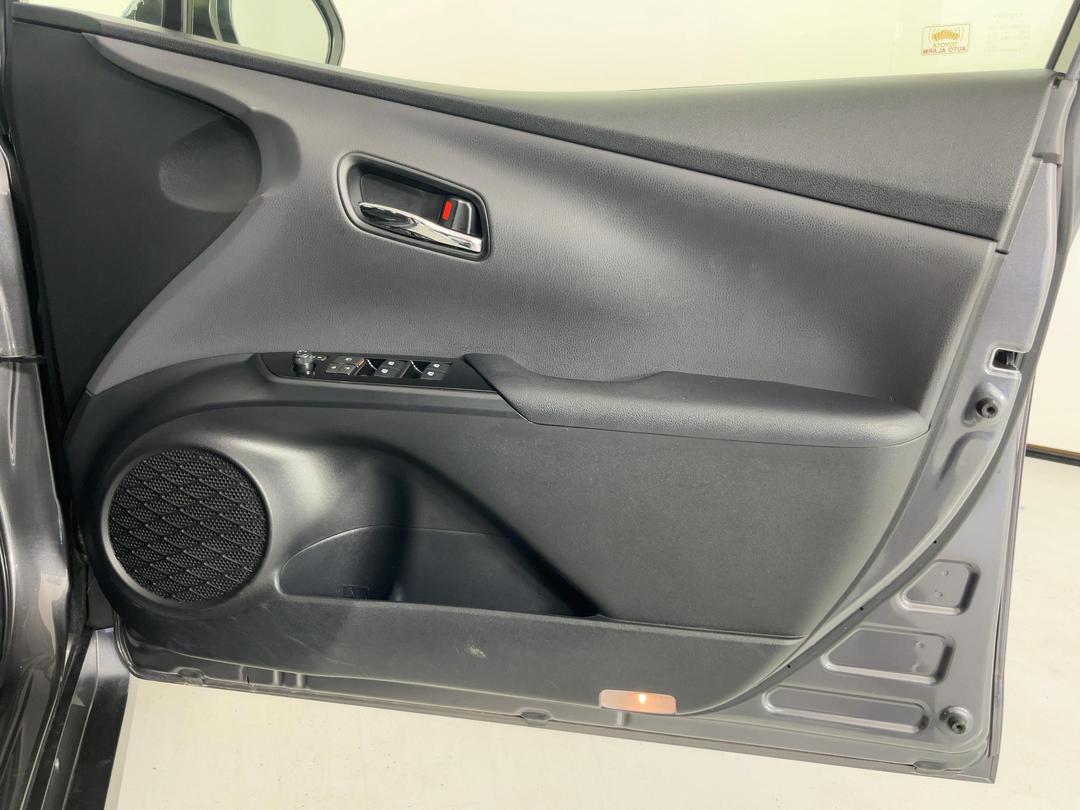 Photo '15' of Toyota Prius