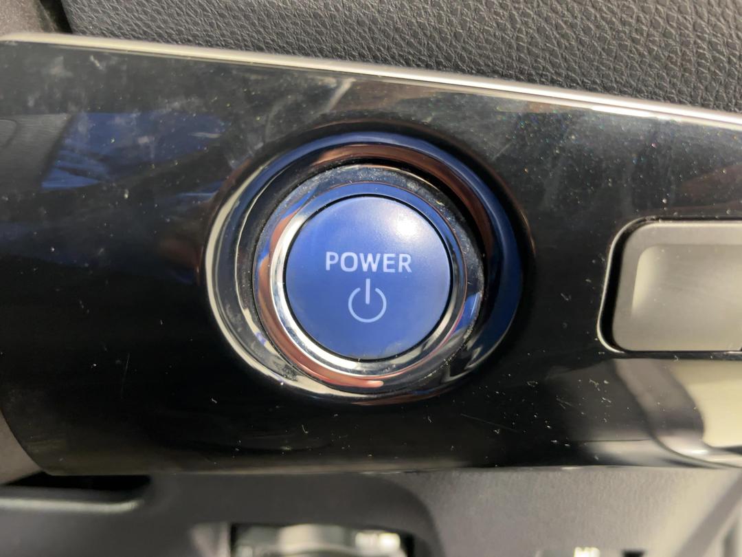 Photo '23' of Toyota Prius