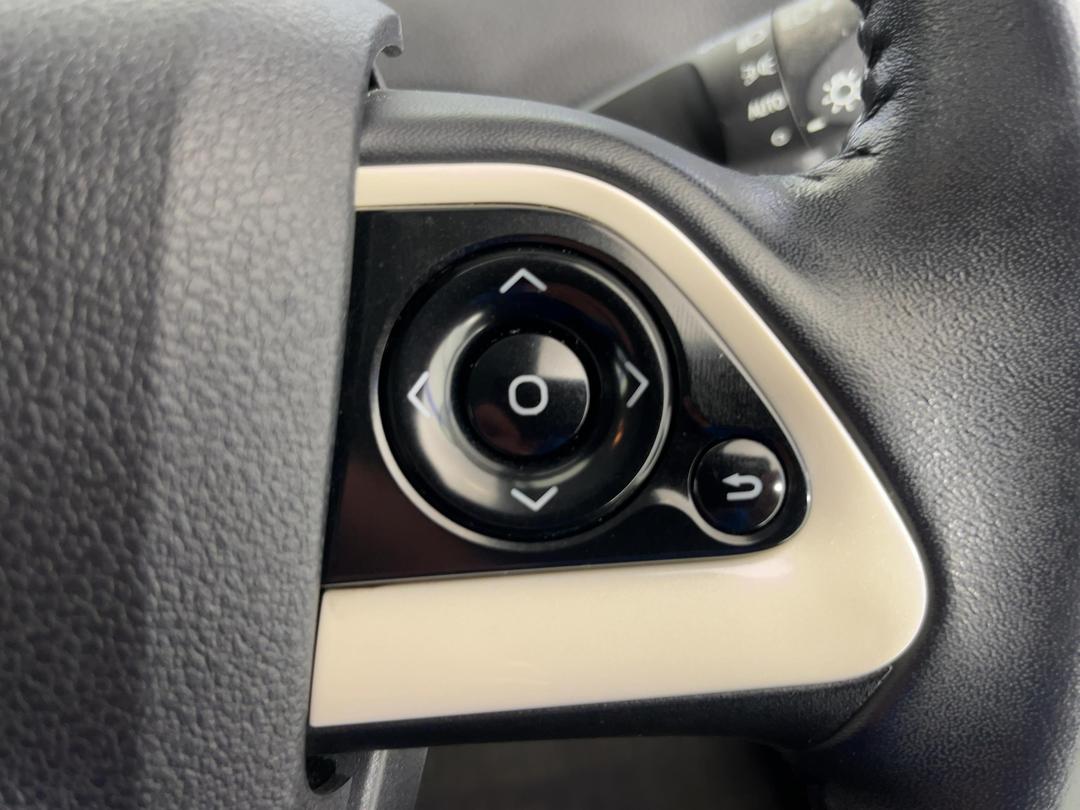 Photo '24' of Toyota Prius