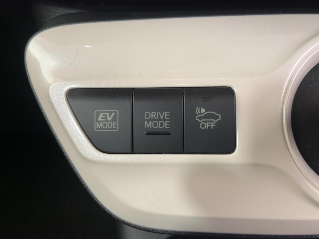 Photo '27' of Toyota Prius