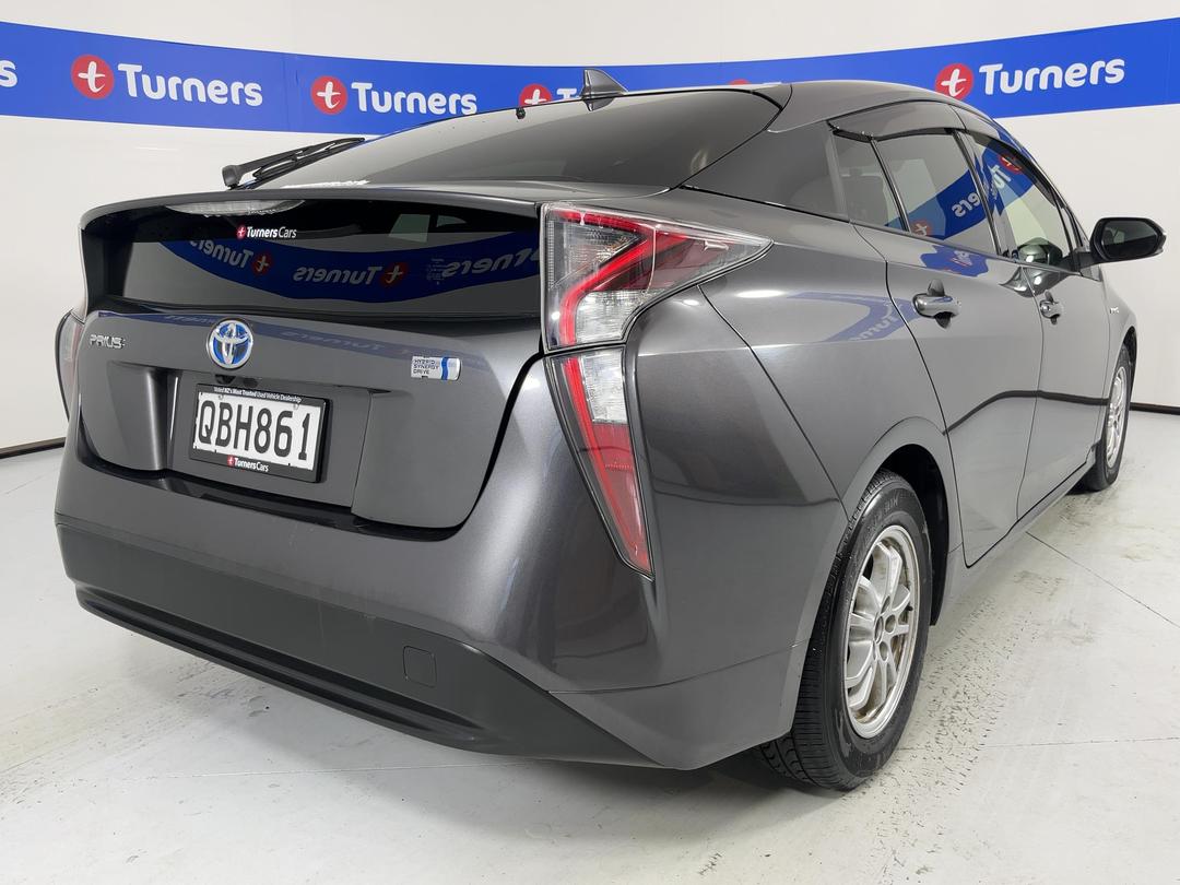 Photo '7' of Toyota Prius