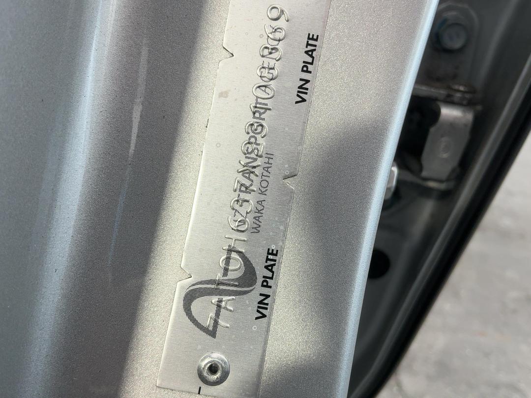 Photo '17' of Toyota Prius Photo '17' of Toyota Prius