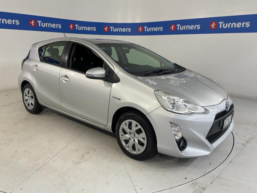 Photo '1' of Toyota Prius C