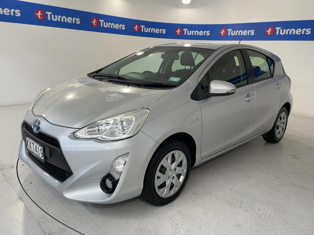 Photo '4' of Toyota Prius C