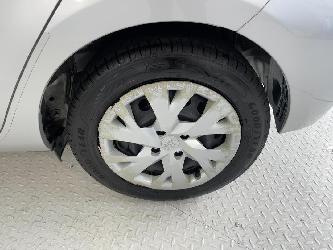 Photo '11' of Toyota Prius C
