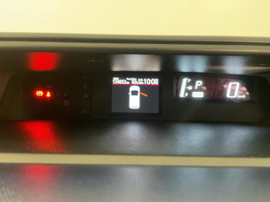 Photo '21' of Toyota Prius C
