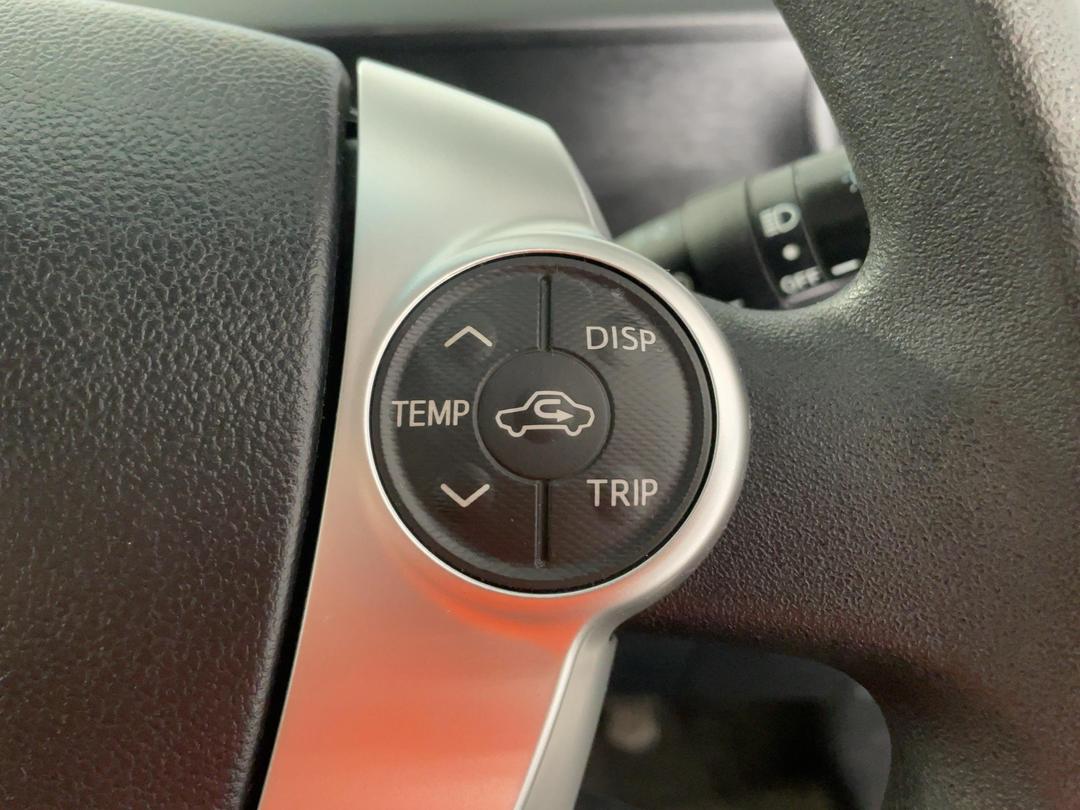 Photo '25' of Toyota Prius C