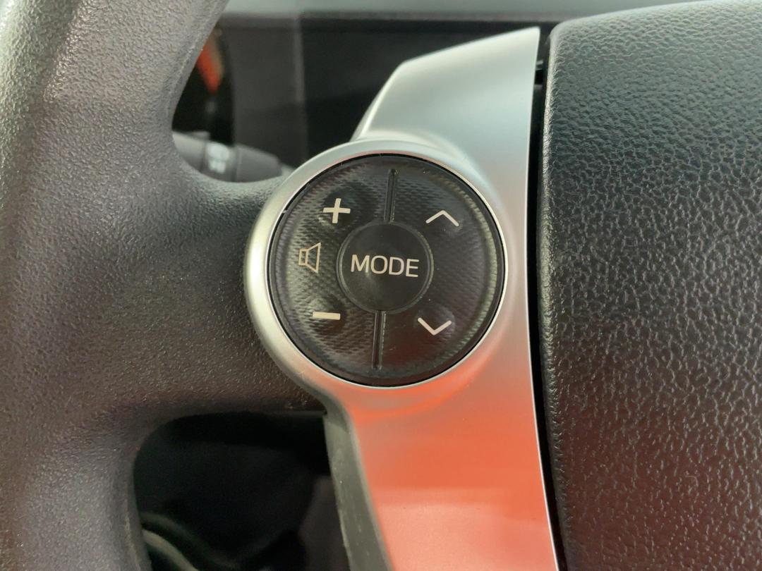 Photo '26' of Toyota Prius C