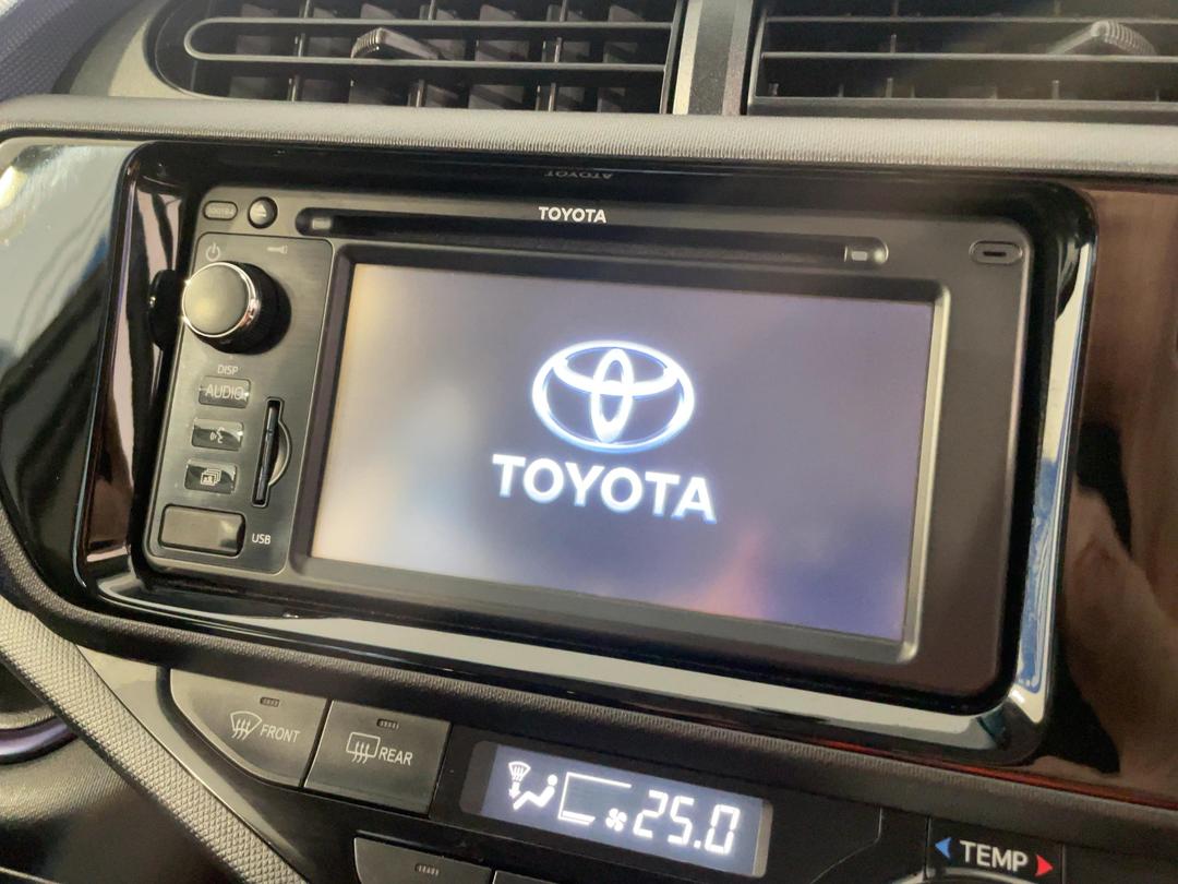 Photo '28' of Toyota Prius C