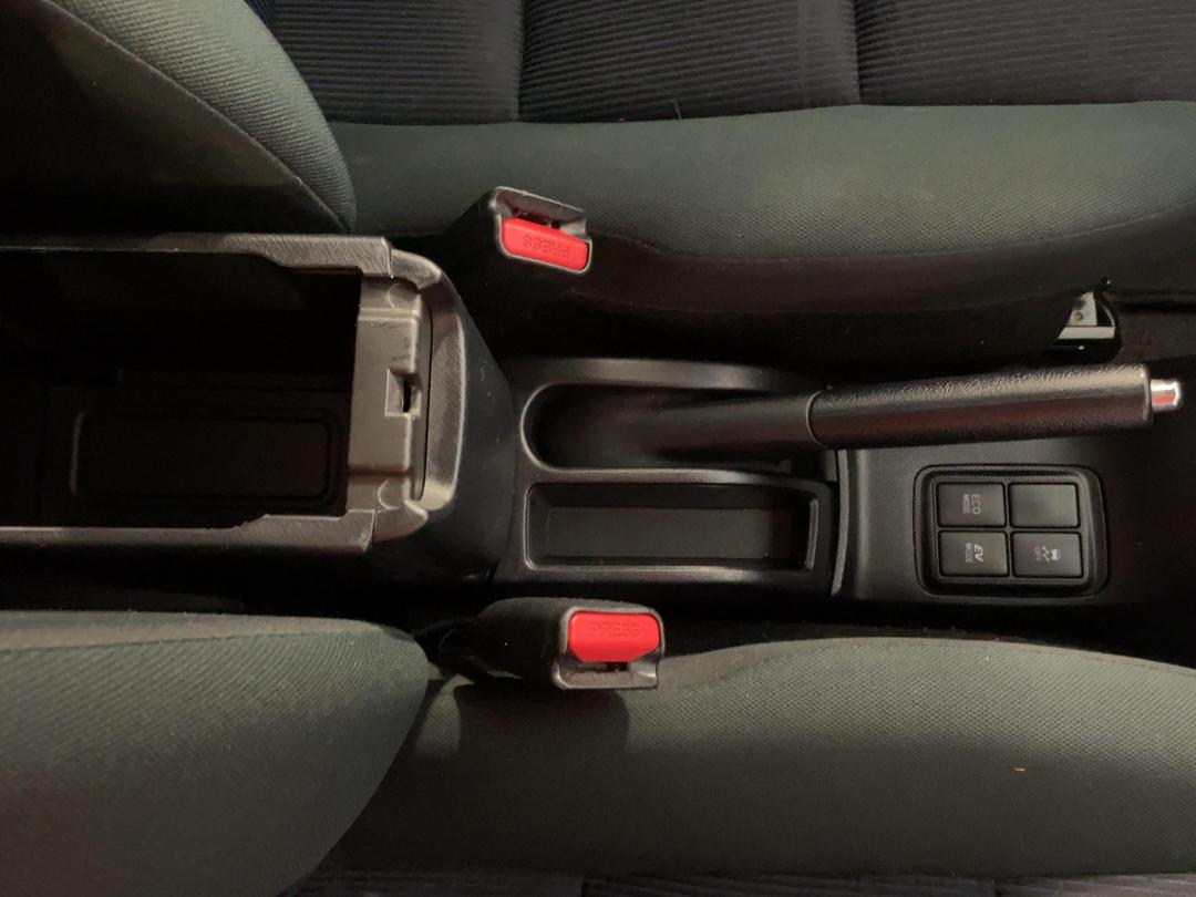 Photo '32' of Toyota Prius C