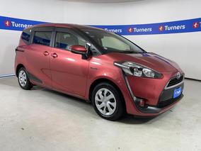 Photo '1' of Toyota Sienta