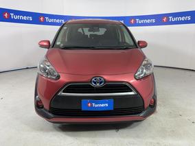 Photo '2' of Toyota Sienta