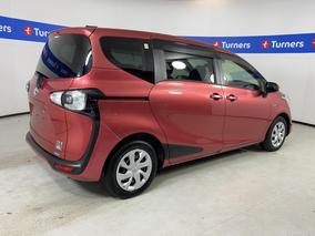 Photo '7' of Toyota Sienta