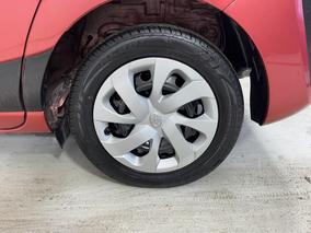 Photo '11' of Toyota Sienta
