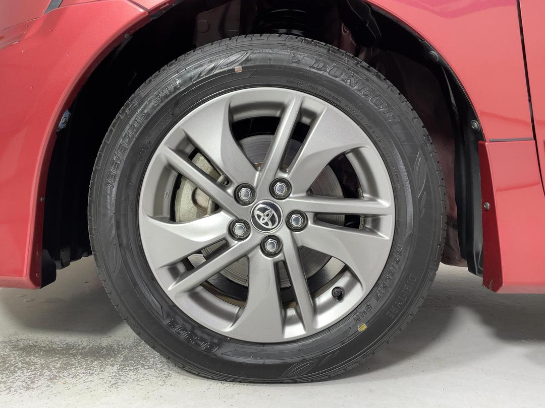 Photo '10' of Toyota Sienta